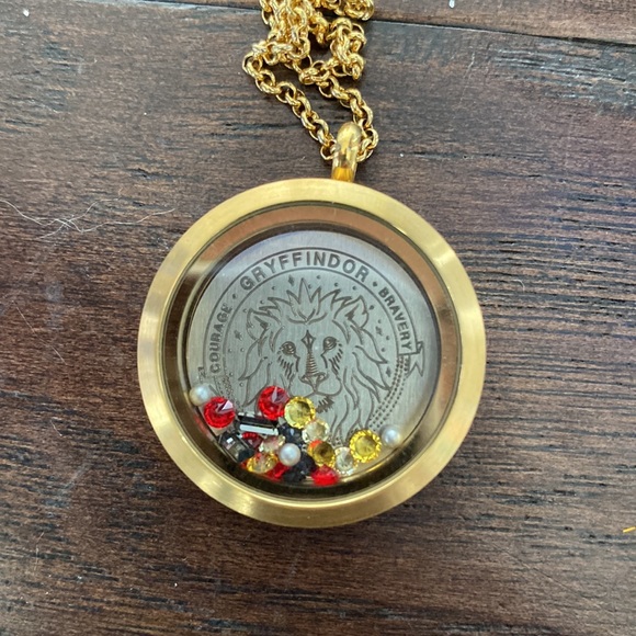 Origami owl Harry Potter charm necklace - Picture 4 of 11